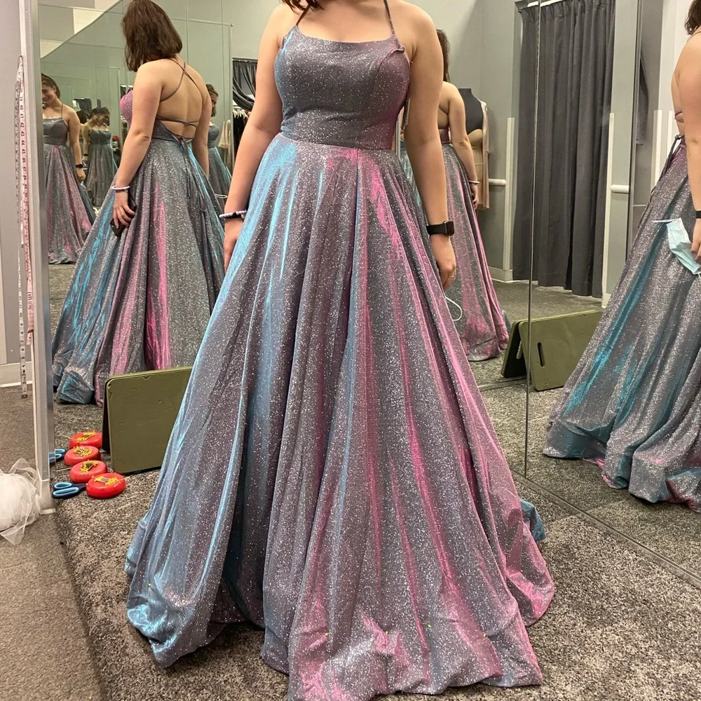 Beautiful prom dress! Shimmers in light. - Picture 3 of 6